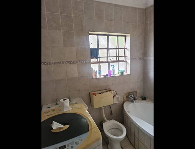 3 BEDROOM HOUSE FOR SALE IN BIRCHLEIGH NORTH
